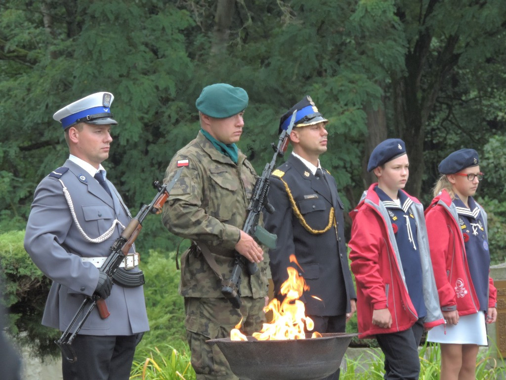 Zostało ich dwudziestu pięciu?