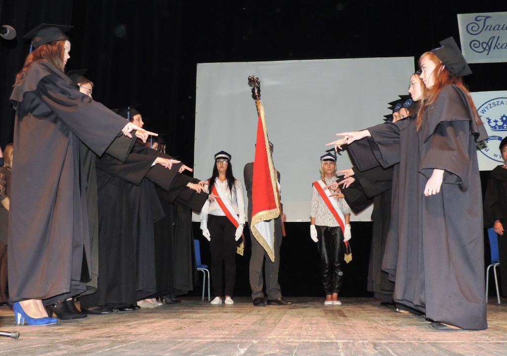 Medalowa inauguracja