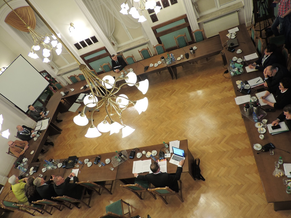 Miasto przejmuje dworzec (fotorelacja)