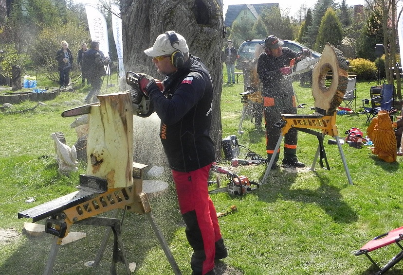 Spalinowa rzeźba