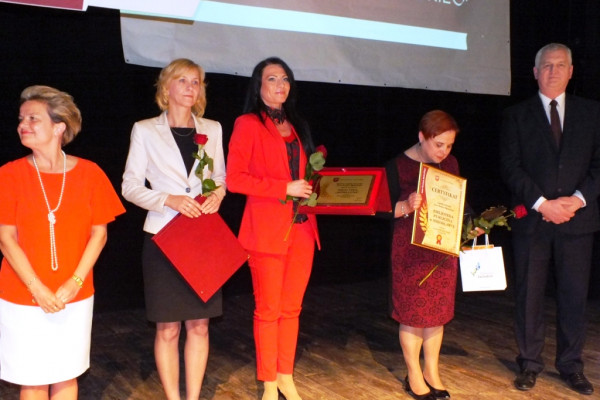 Kontrakt podpisany, laury rozdane