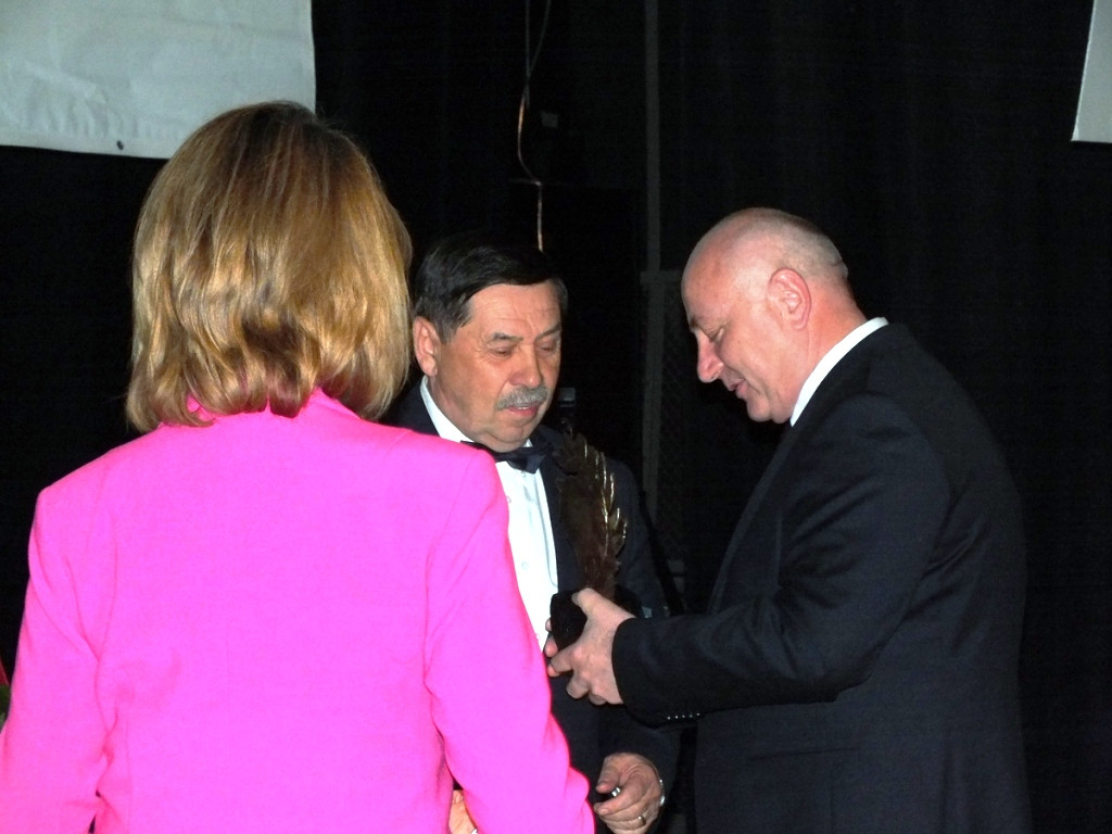 Kontrakt podpisany, laury rozdane