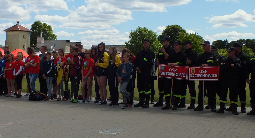 Uroczyście i sportowo