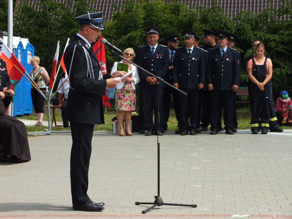 Uroczyście i sportowo