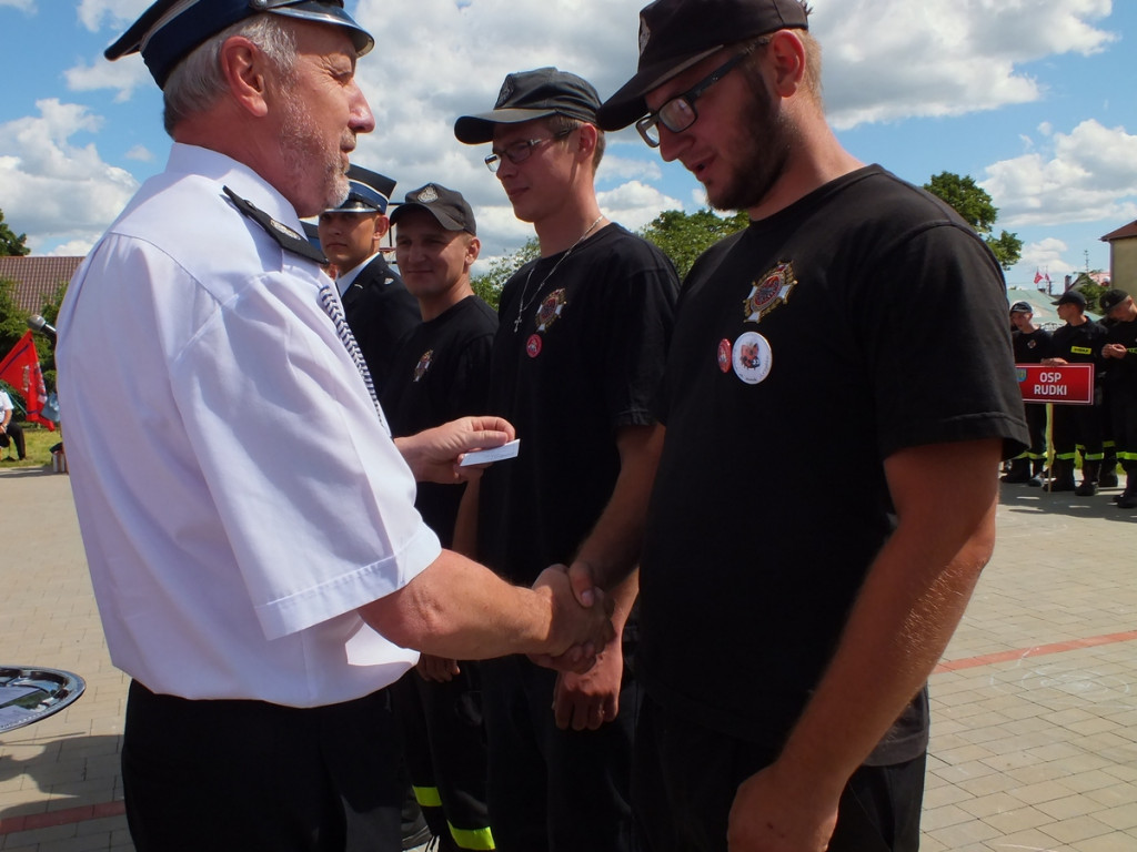 Uroczyście i sportowo