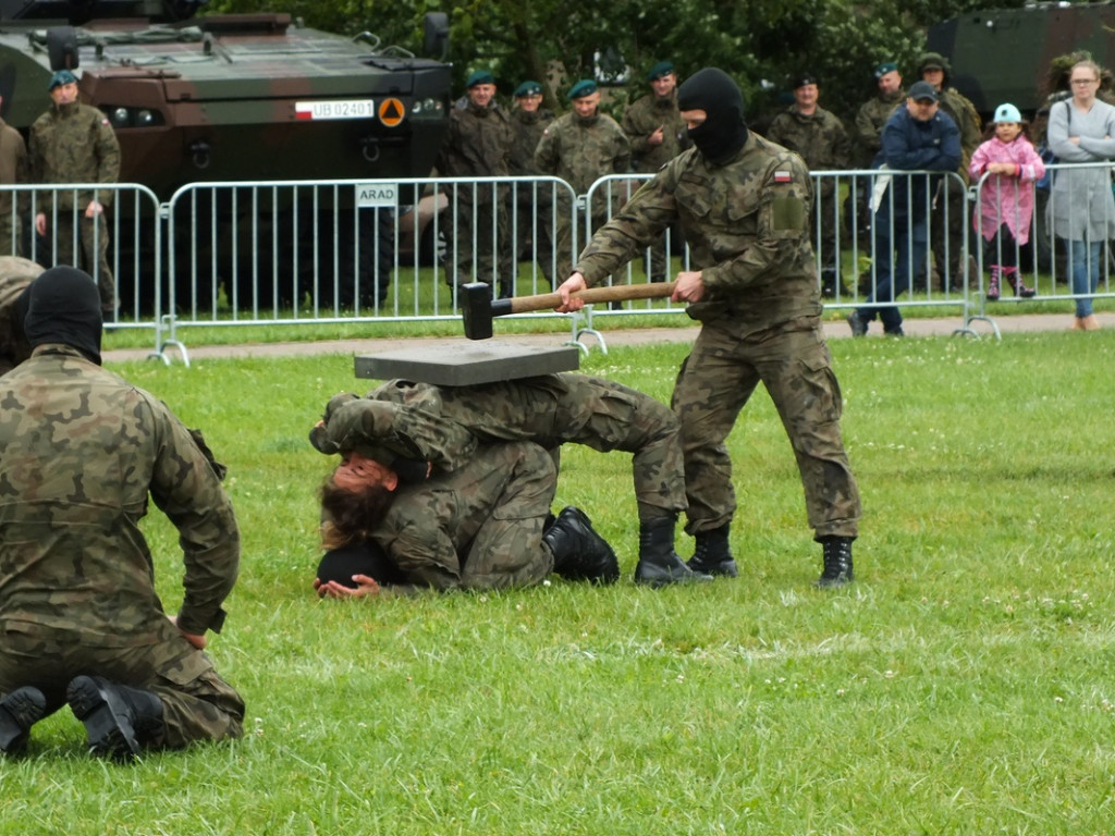 Jubileusz w strugach deszczu