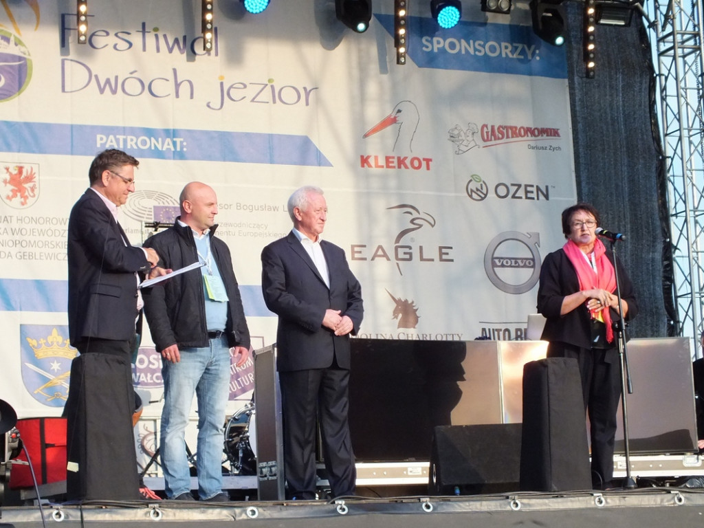 W deszczu i słońcu