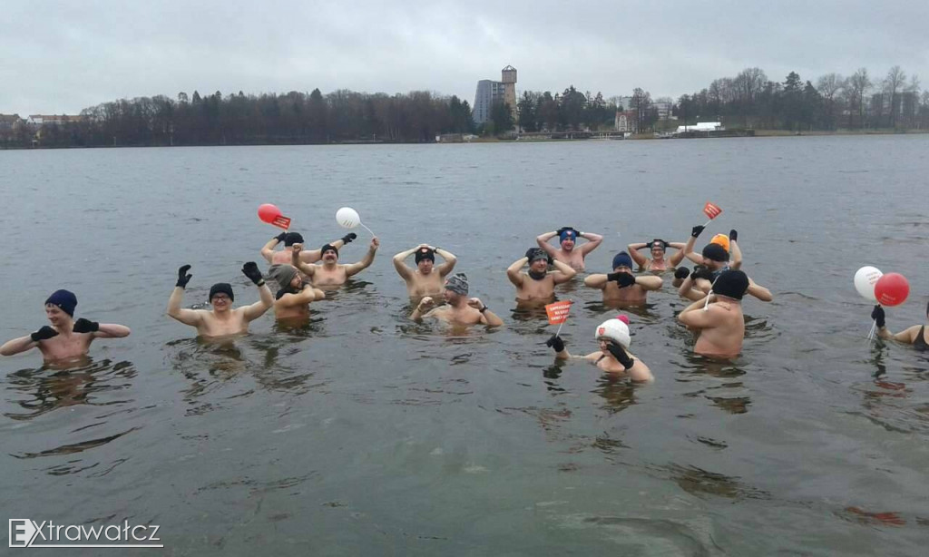 Wałeckie morsy wspierają orkiestrę