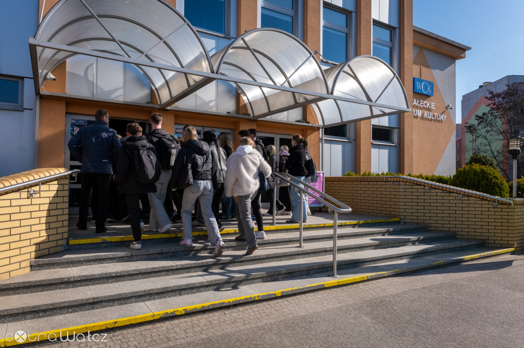 Mistrzowie Pomorza Zachodniego, wałecka szkoła zwycięża