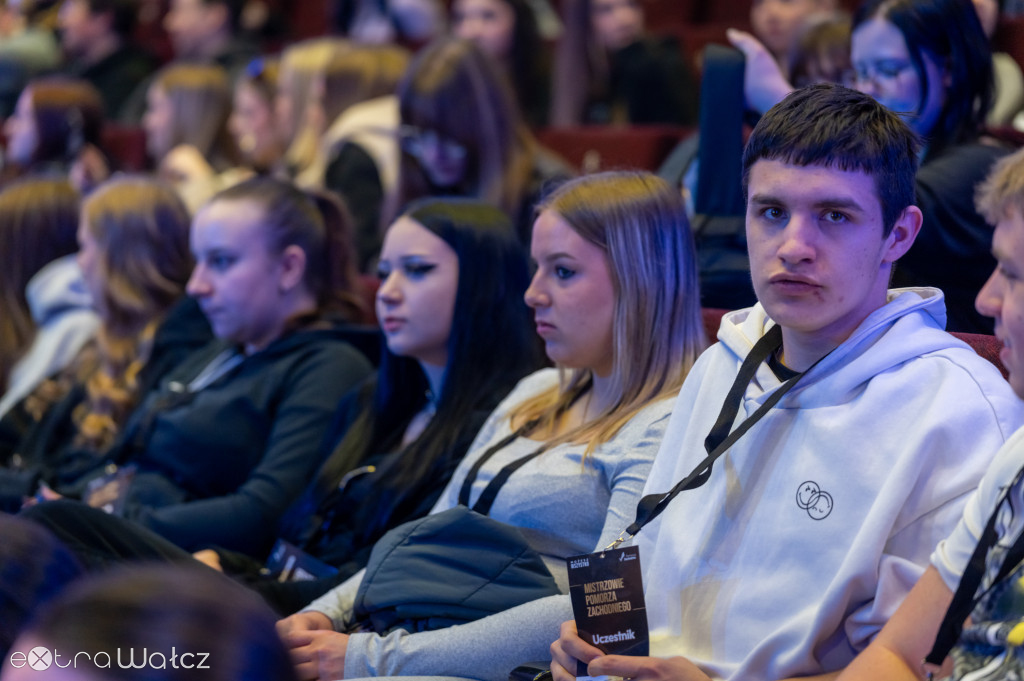 Mistrzowie Pomorza Zachodniego, wałecka szkoła zwycięża