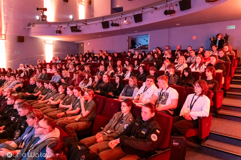 Mistrzowie Pomorza Zachodniego, wałecka szkoła zwycięża