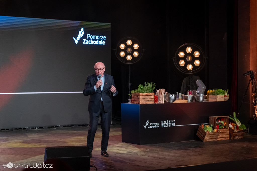 Mistrzowie Pomorza Zachodniego, wałecka szkoła zwycięża