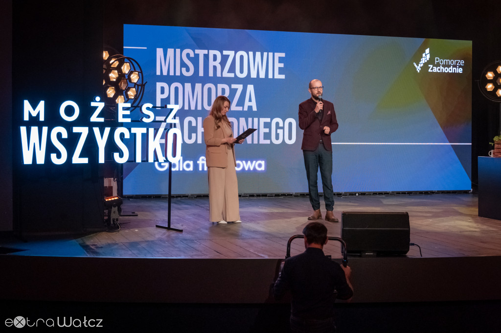 Mistrzowie Pomorza Zachodniego, wałecka szkoła zwycięża