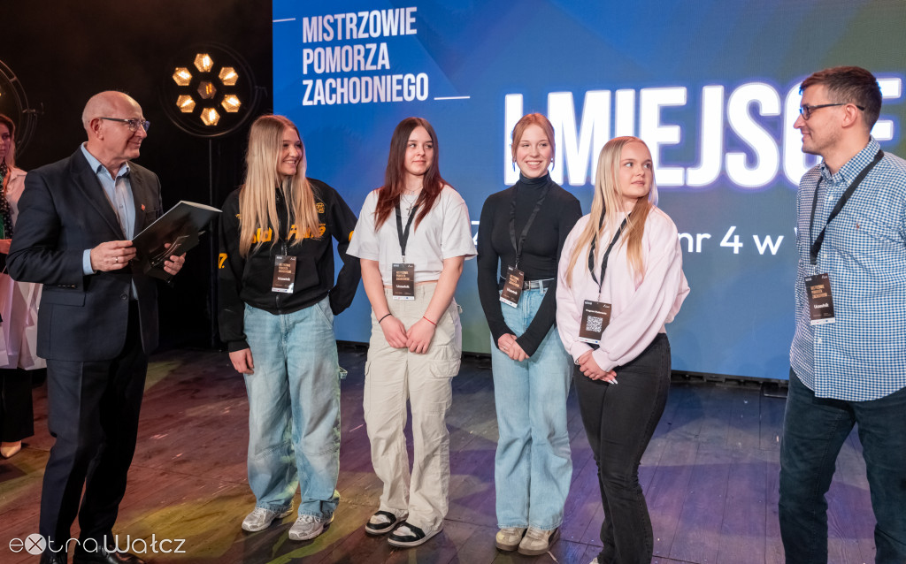 Mistrzowie Pomorza Zachodniego, wałecka szkoła zwycięża