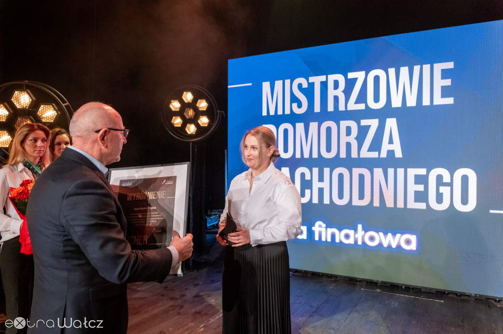 Mistrzowie Pomorza Zachodniego, wałecka szkoła zwycięża