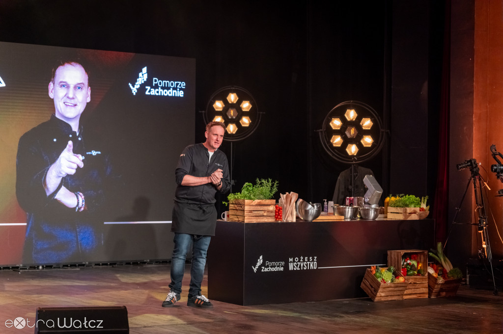 Mistrzowie Pomorza Zachodniego, wałecka szkoła zwycięża