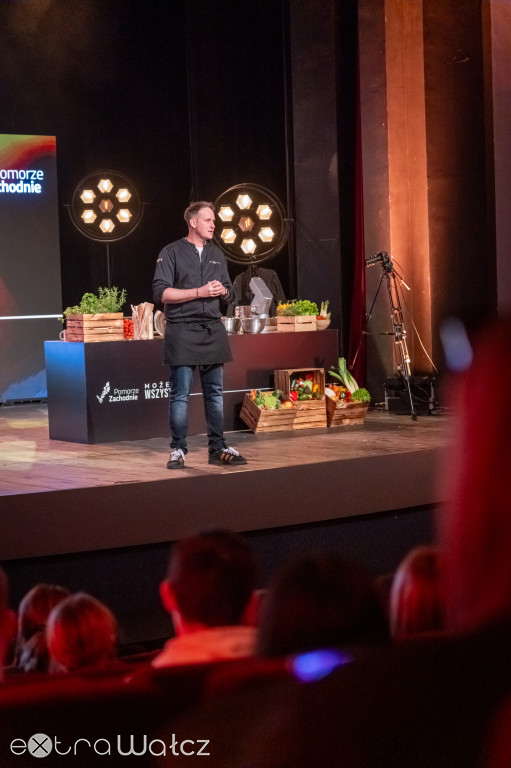 Mistrzowie Pomorza Zachodniego, wałecka szkoła zwycięża