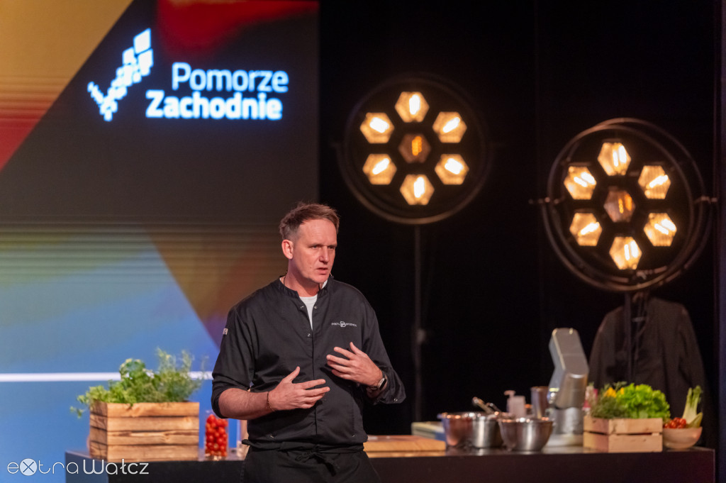 Mistrzowie Pomorza Zachodniego, wałecka szkoła zwycięża