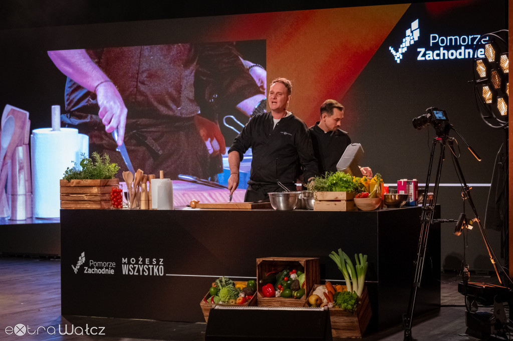 Mistrzowie Pomorza Zachodniego, wałecka szkoła zwycięża