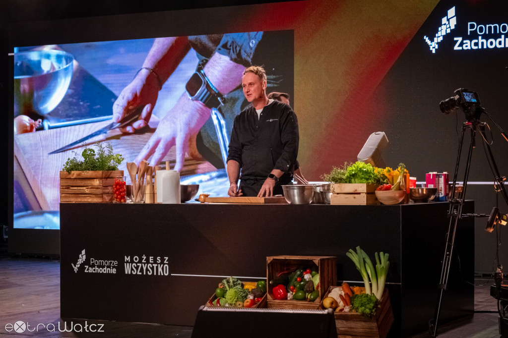 Mistrzowie Pomorza Zachodniego, wałecka szkoła zwycięża