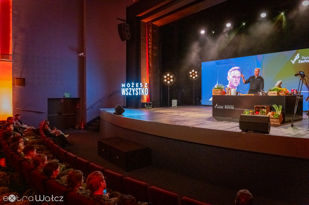 Mistrzowie Pomorza Zachodniego, wałecka szkoła zwycięża