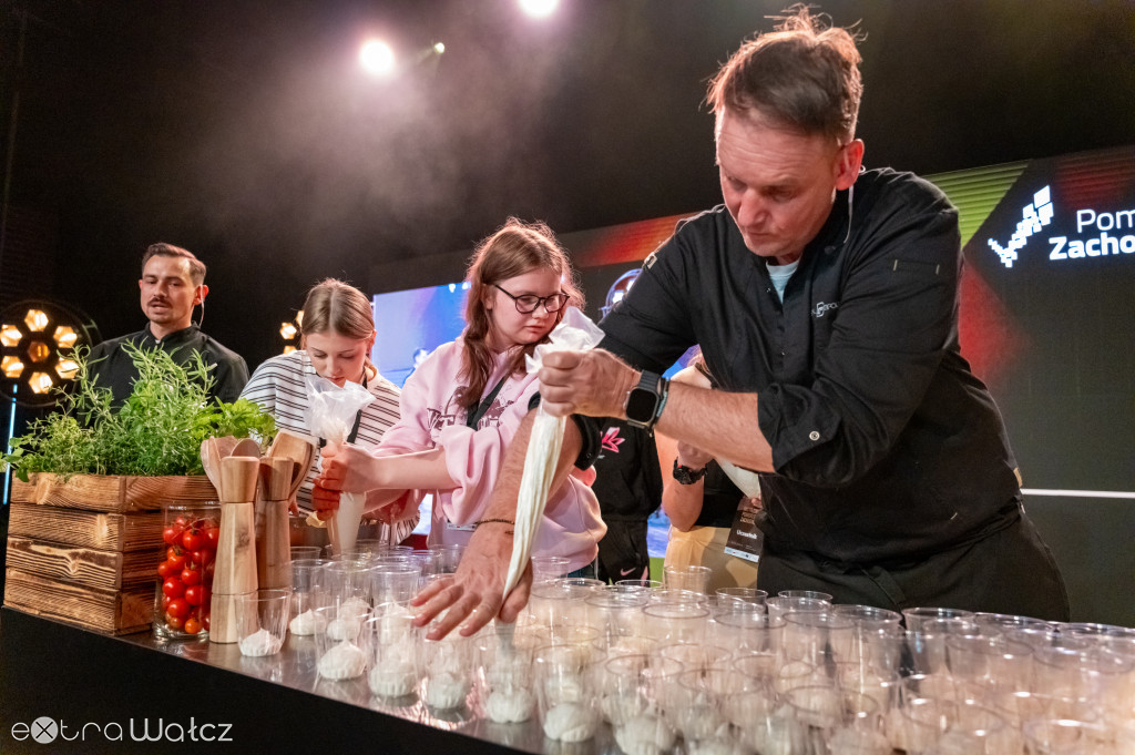 Mistrzowie Pomorza Zachodniego, wałecka szkoła zwycięża