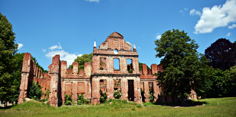 Pałac znowu na sprzedaż