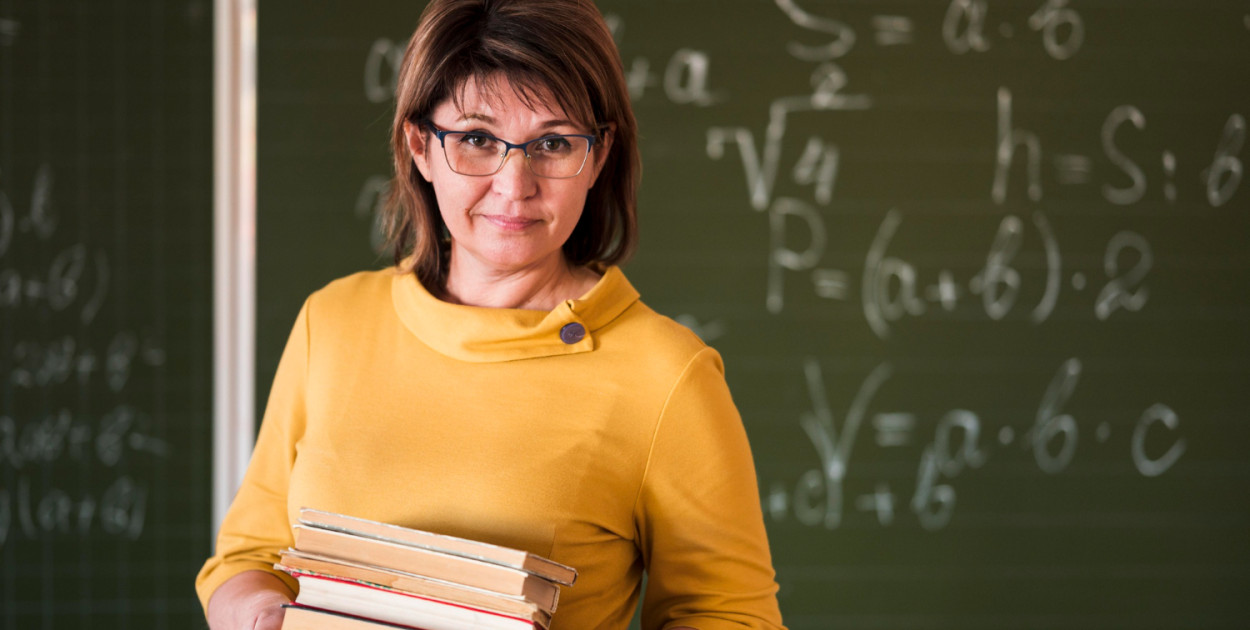 Pensje w szkołach: ile zarabia sprzątaczka, a ile nauczyciel?