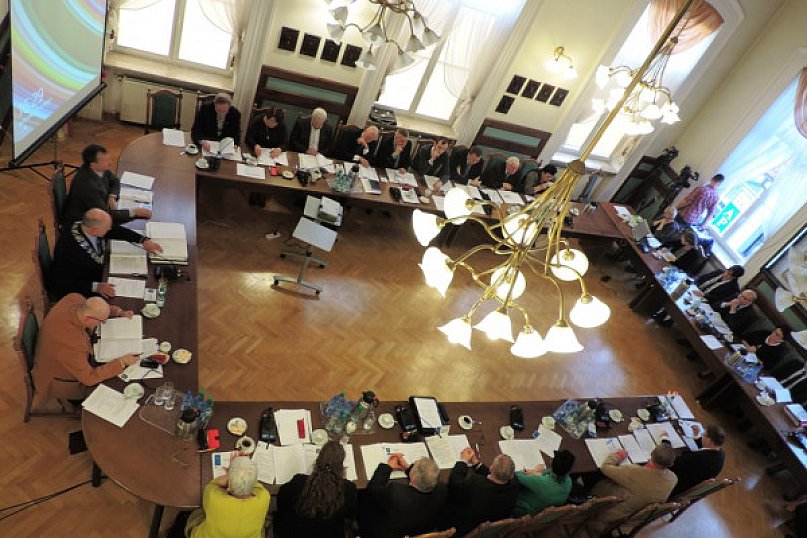 Miasto przejmuje dworzec (fotorelacja)