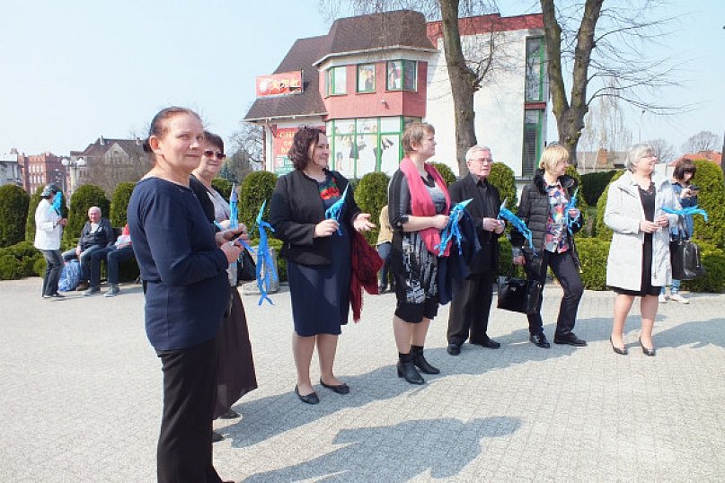 Zapalili się na niebiesko