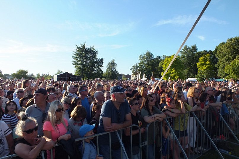 W deszczu i słońcu