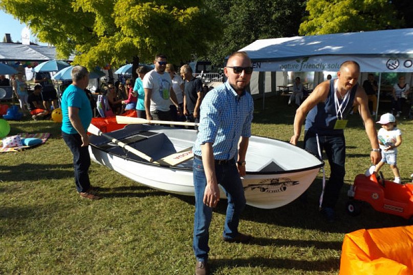 (REKLAMA) Rozdawali łodzie na Festiwali Dwóch Jezior
