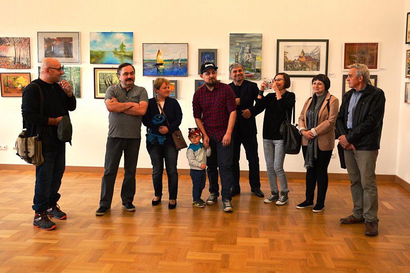 Przegląd prac artystów bez artystów