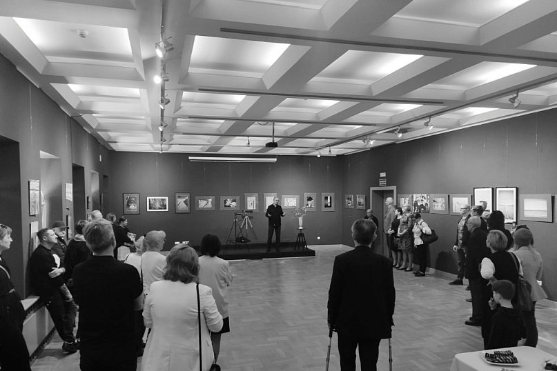 Czarnobiała wystawa