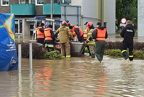 Stan klęski żywiołowej w kolejnych powiatach. Premier zapowiada odbudowę-11342