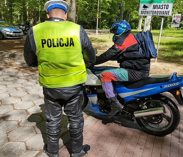 Wałecka drogówka dba o bezpieczeństwo motocyklistów. Kontrole w newralgicznych pun-13356