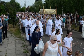 Nie wszyscy o tym wiedzą. Czy udział w procesji Bożego Ciała to obowiązek?-13670