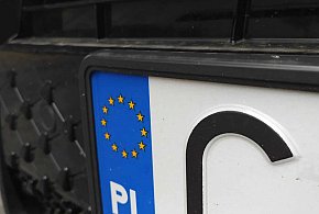 Rejestracja auta przez internet i koniec z przynoszeniem tablic. Rząd przyjął...-13802