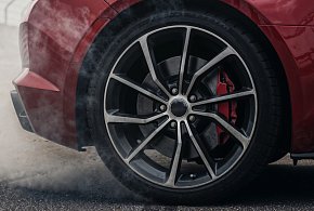 Zatrzymano 20 dowodów rejestracyjnych drifciarzy-14076
