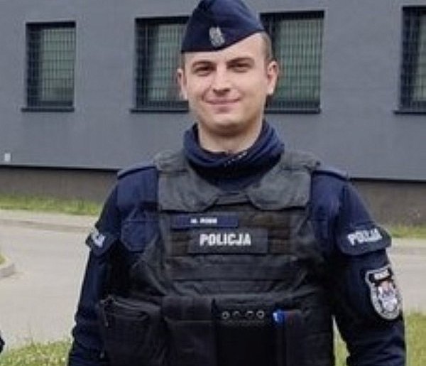 Empatia i szybkie działania młodego policjanta uratowały życie-14078