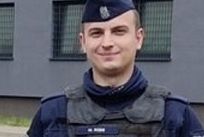 Empatia i szybkie działania młodego policjanta uratowały życie-14078