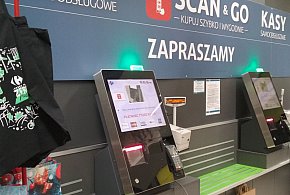 Gigant handlowy może opuścić kraj. Ma w Polsce 800 sklepów-14381