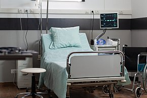 Lek wycofany z powodu zanieczyszczeń. W środku znaleziono fragmenty szkła-14687