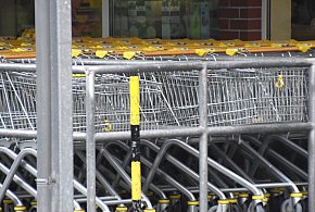 Czy 1 listopada zrobisz zakupy? Ten weekend zaskoczy wielu klientów-14729