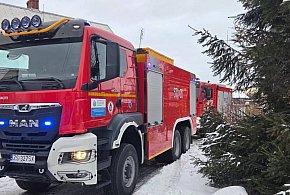 Pożar garażu w gminie Wałcz. Skuteczna akcja służb