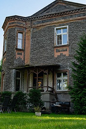 Perła w gminie Wałcz. Pałac w Wiesiółce-767