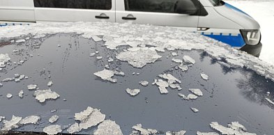 Odśnież auto przed jazdą – prawo nie zna taryfy ulgowej
