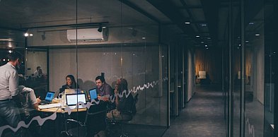 Narzędzia i strategie dla startupów. Jak wystartować z nową marką w 2026 roku?