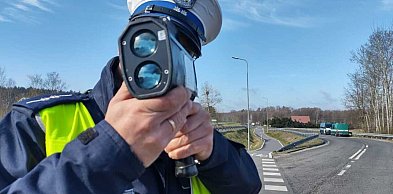 Prędkość to był dopiero początek. Chciał przekupić policjantów,