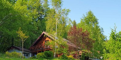 Wypoczynek w Górach Złotych z widokiem na ciszę i naturę